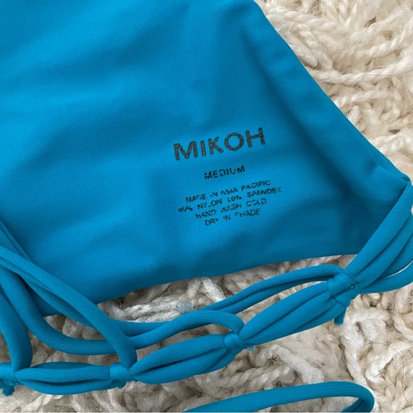 Mikoh Banyans top and Kapalua bottoms - Picture 3 of 6
